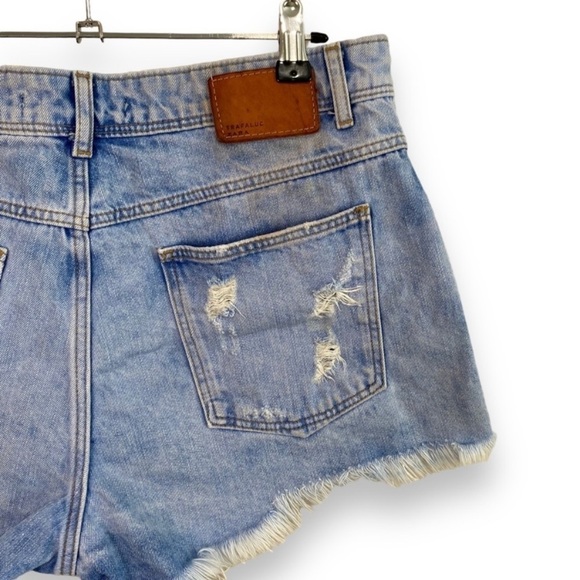 Zara Trafulac - Boyfriend Denim Short in Island Blue - 8 Turkey - Picture 6 of 11